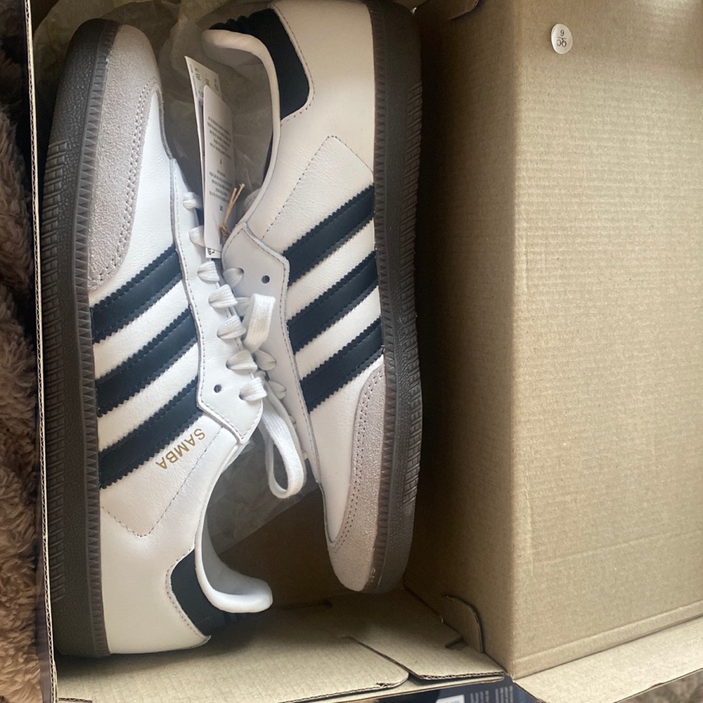 Adidas Sambas brand new never worn, bought from goat just didn’t fit